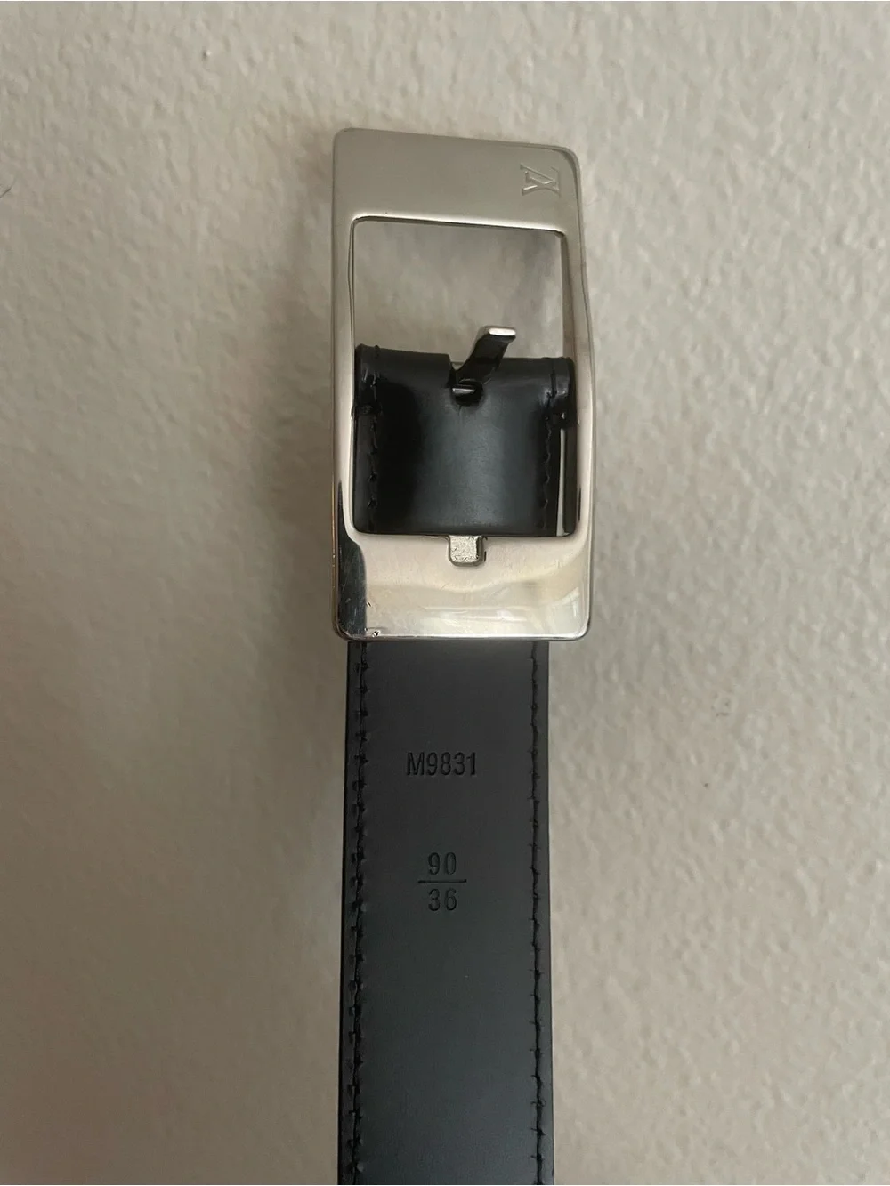 Louis Vuitton Black Leather Belt with Silver LV Buckle - size 36 Made in Spain